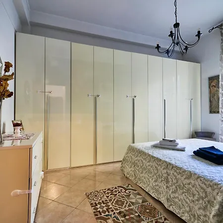 I-host - Ponti 54 Apartman